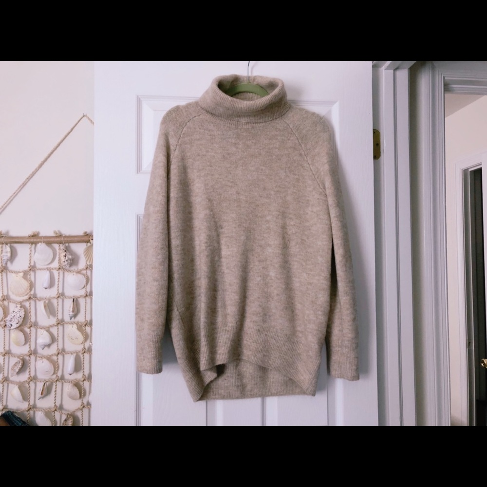H&M Turtle Neck Sweater Beige